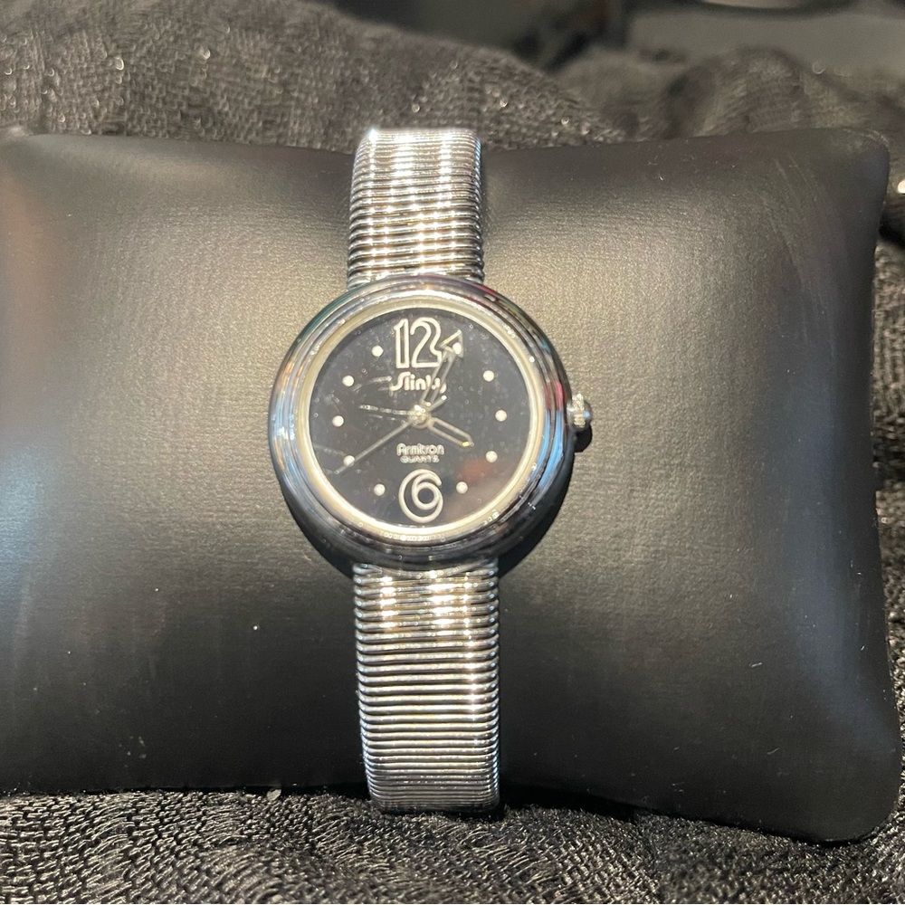 Slinky Watch, Retro Chic